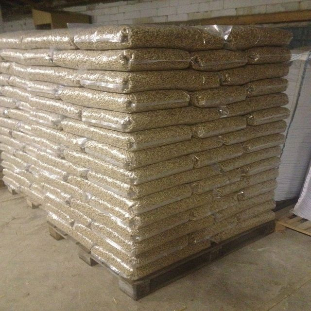 Oak Wood Pellets for sale at wholesale prices.