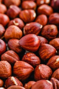 Hazelnuts suppliers Hazelnut kernels/Hazelnut in shell/ Organic hazelnut Roasted , Organic ,