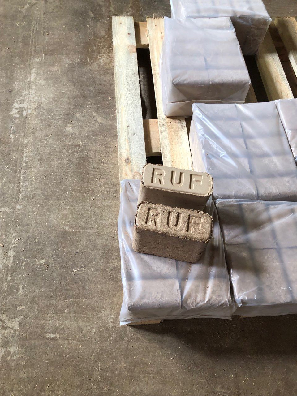 High Quality Premium Ruf Wood Briquettes 6cm Ruf Wood Briquettes In 10kg for sale
